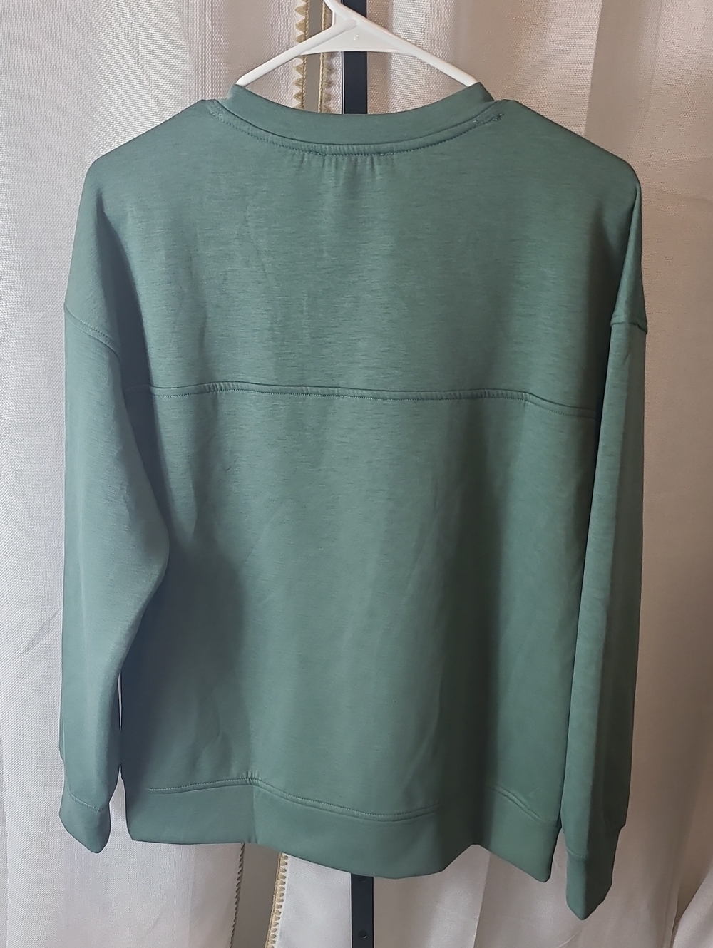 Zenana Soft Crew Neck Sweatshirt Size Med. New - Picture 4 of 4